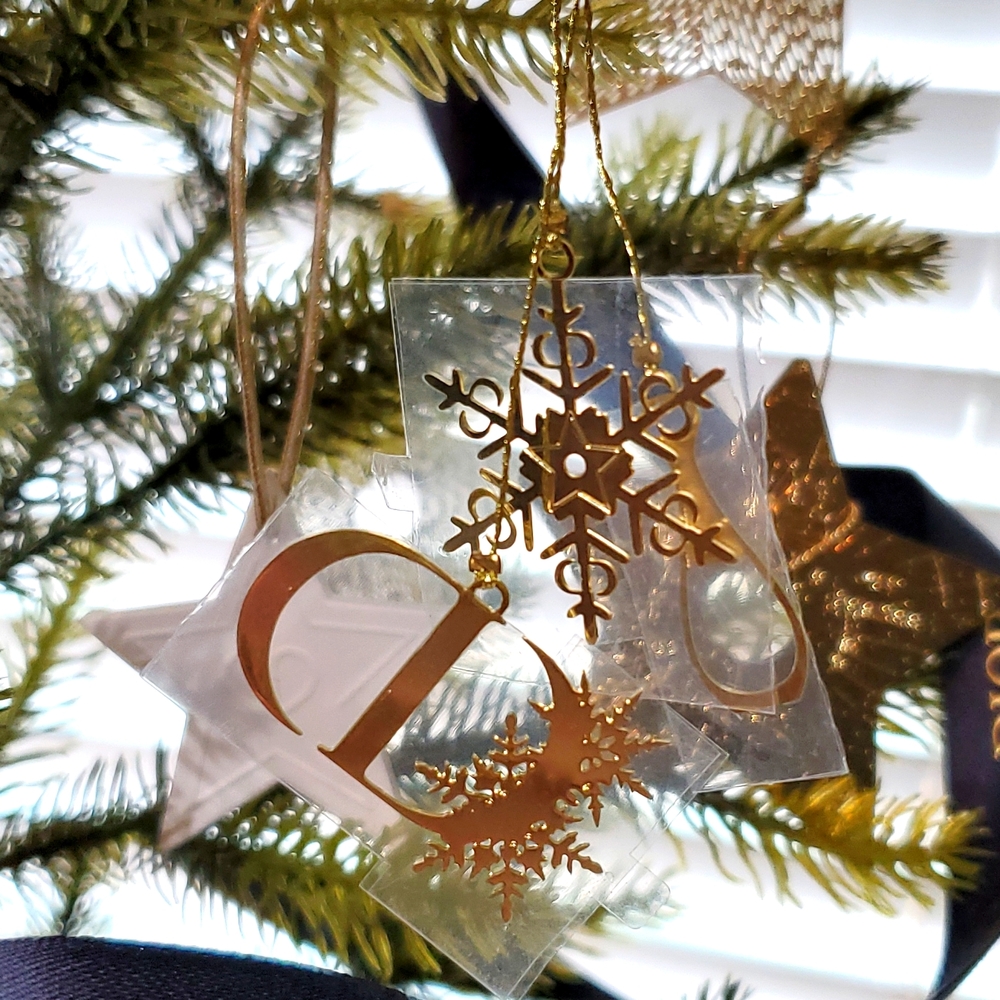 New wrapped DIOR Snowflake Star ornament Gold thread ornament with 3x charms